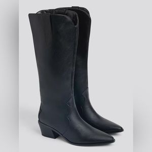 Black Extra Wide Calf Fashion to Figure Western Boots, US11W